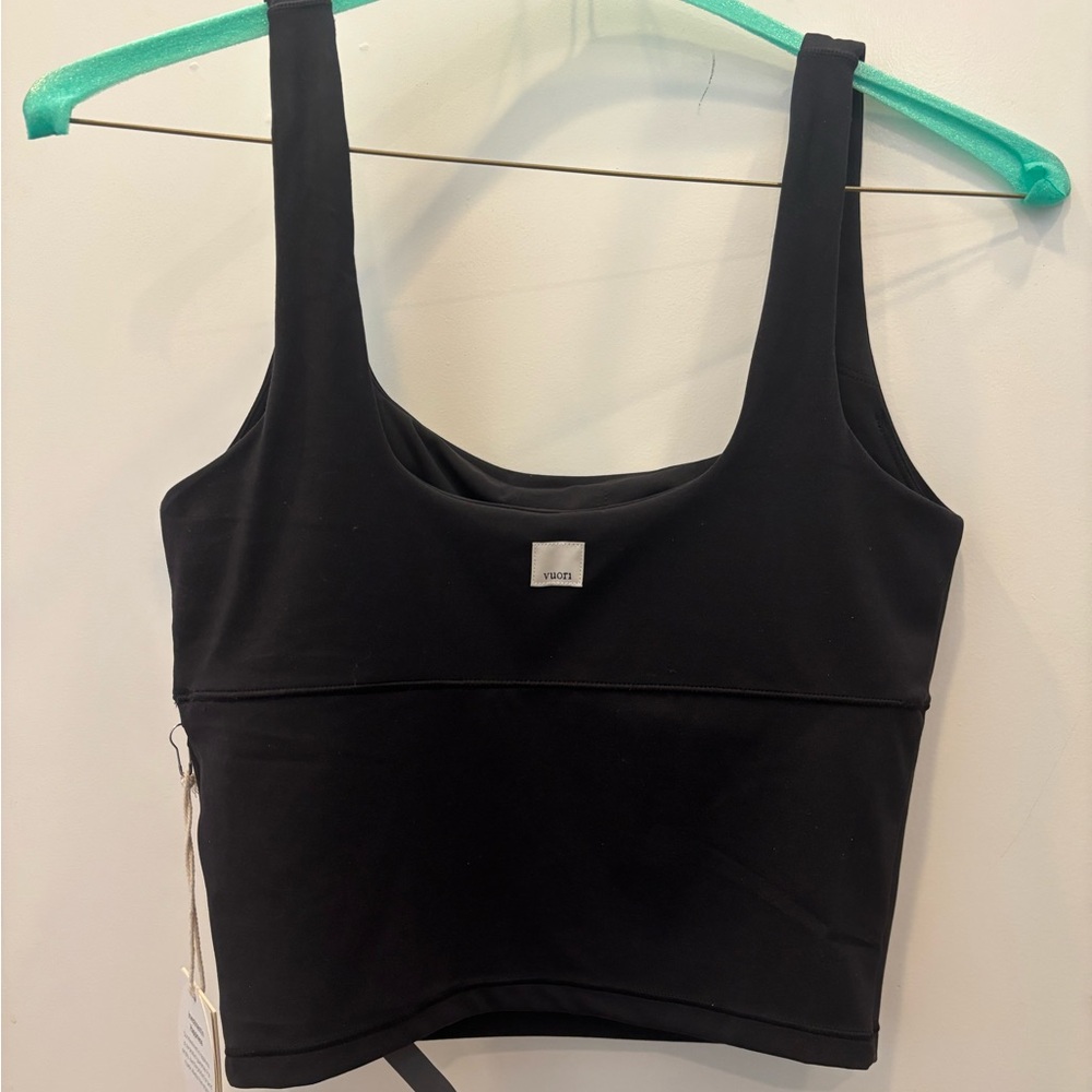 Vuori NWT Black Tank AllTheForm XS